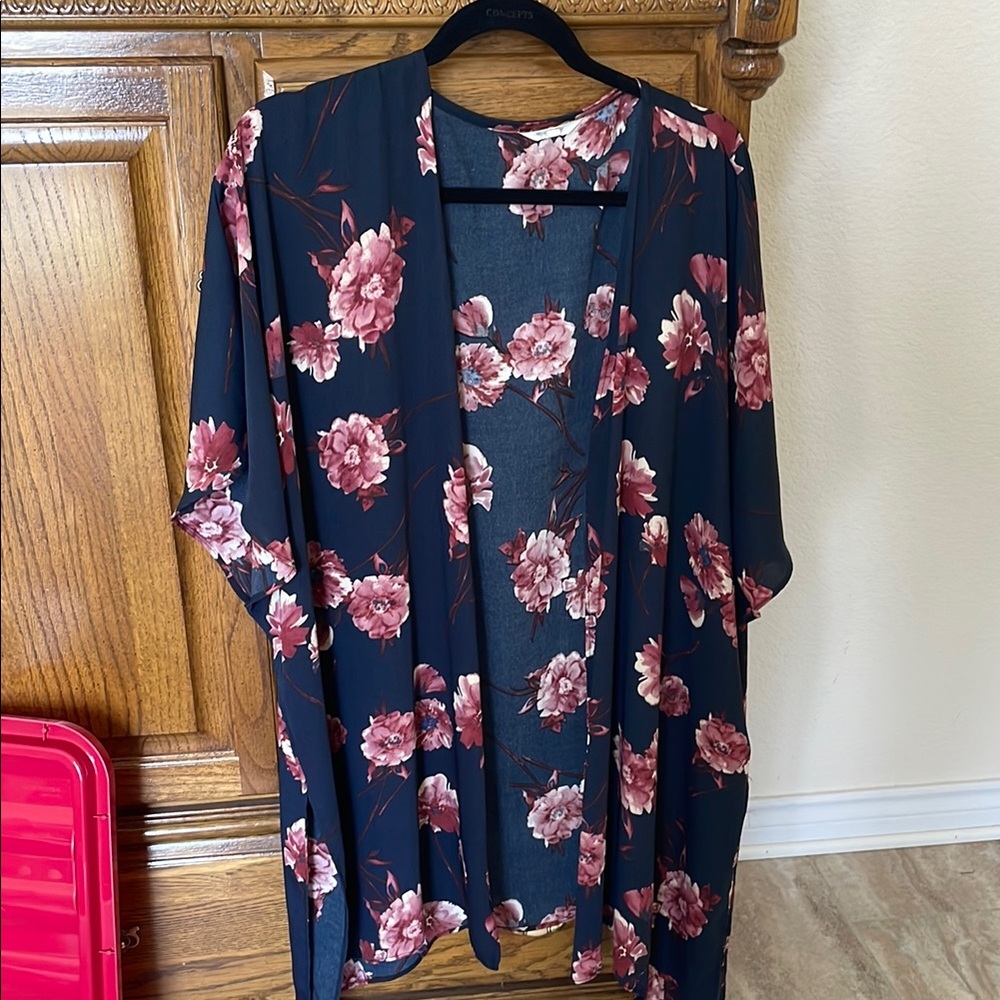 Amaryllis Navy Floral Kimono